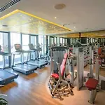 Spacious 1Br Apartment In Damac Paramount Towers Bb