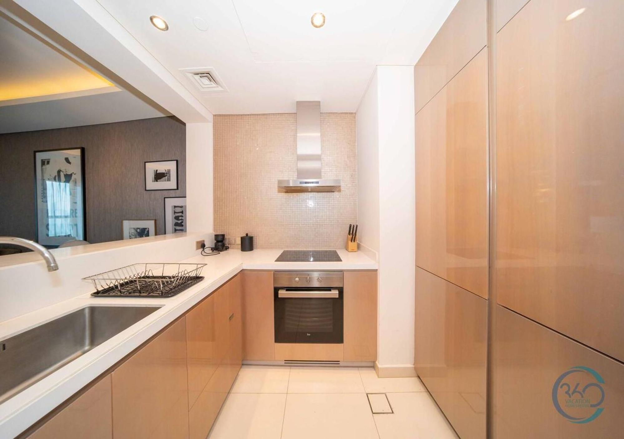 Apartment Spacious 1br In Damac Paramount Towers Bb Dubai